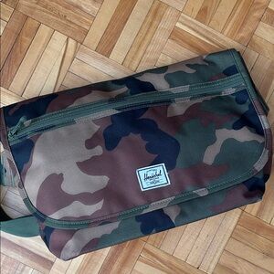 Herschel Supply Company Camouflage Messenger Bag
